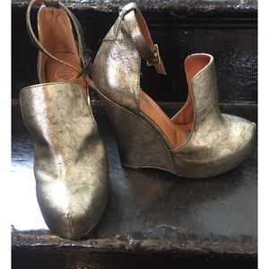 Jeffery Campbell Gold platform clogs sz 7